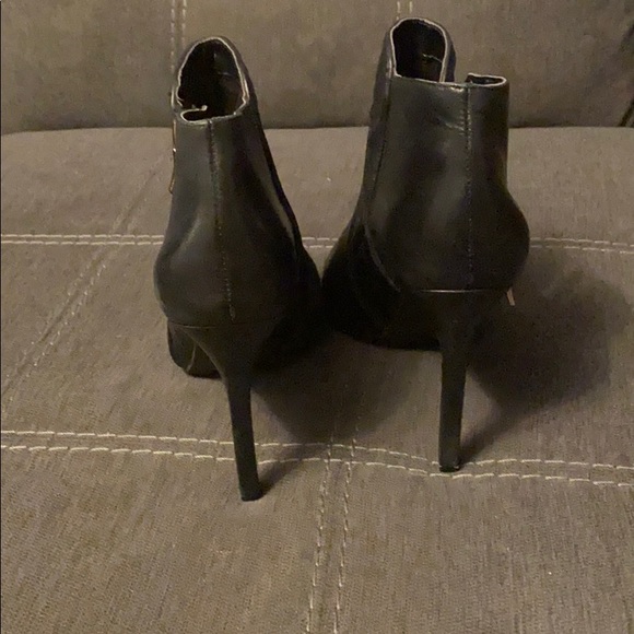 BCBGeneration ankle boots! - Picture 3 of 4
